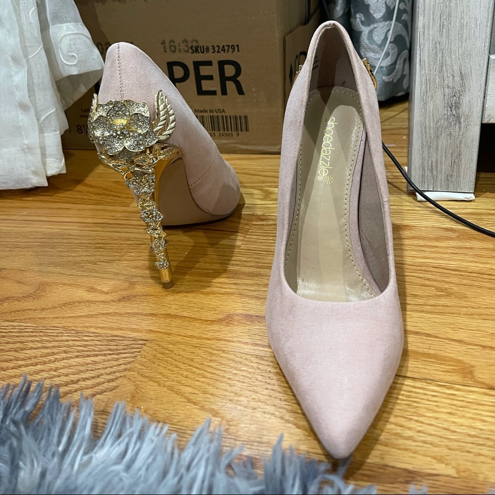 Size 8 Blush Pink Pointed Toe Pumps with Gold Heel